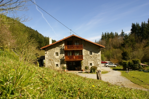 casa-rura-urresti-bizkaia-pais-vasco-campo-naturaleza.jpg