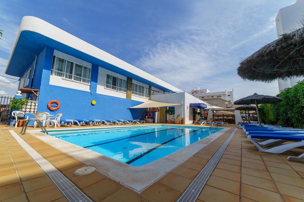 apartamentos-con-piscina-cel-blau-santa-eulalia-del-rio.jpg