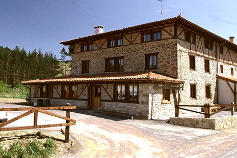 fachada-agroturismo-aristieta-hotel-rural.jpg