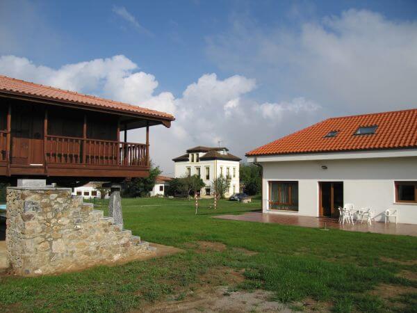 dos-casas-casa-rural-casona-de-marinas-albergue-de-oviedo.jpg