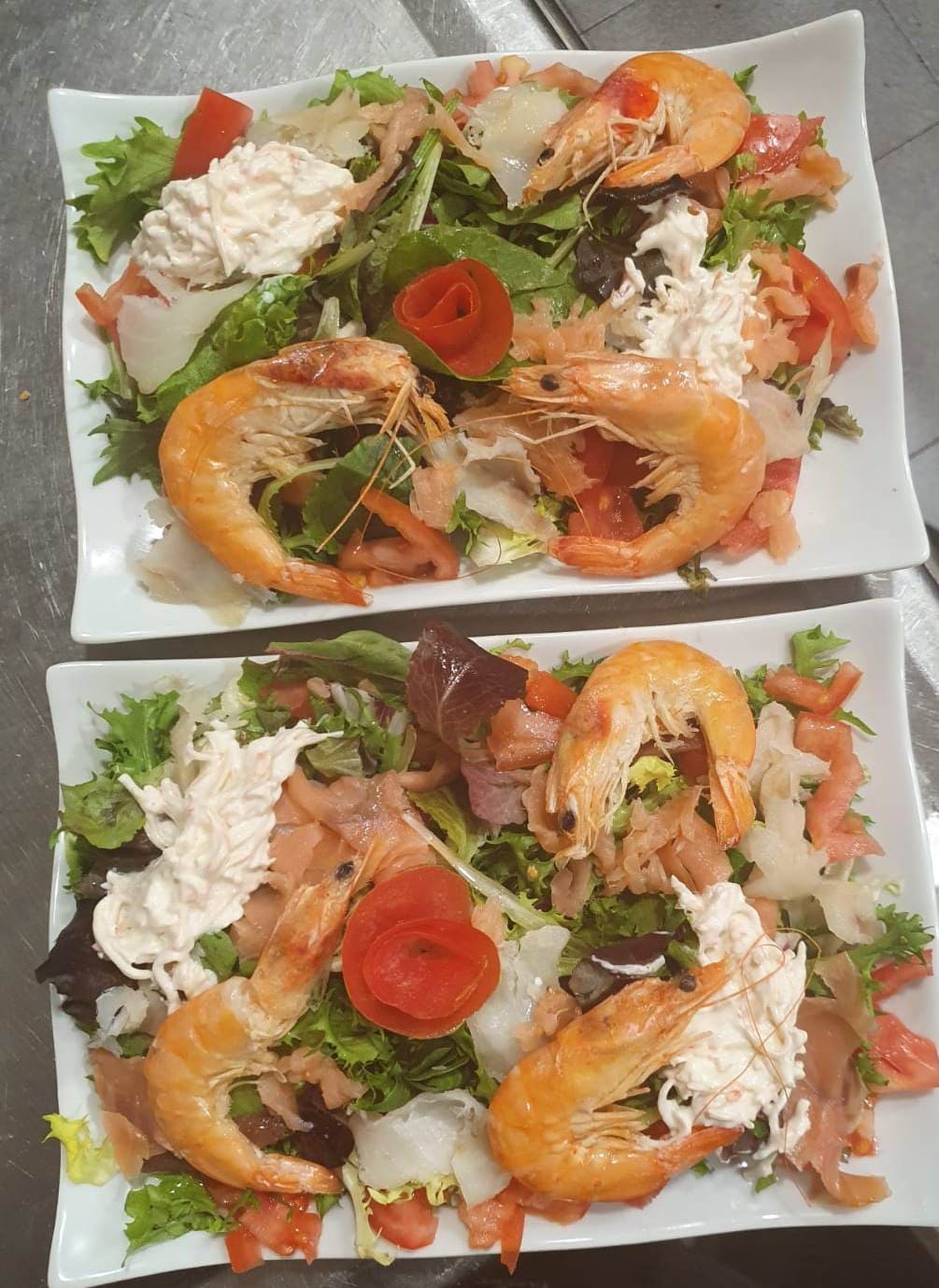 ensalada-fresca-con-gambas-restaurante-alona-mendi-onati-gipuzkoa.jpg