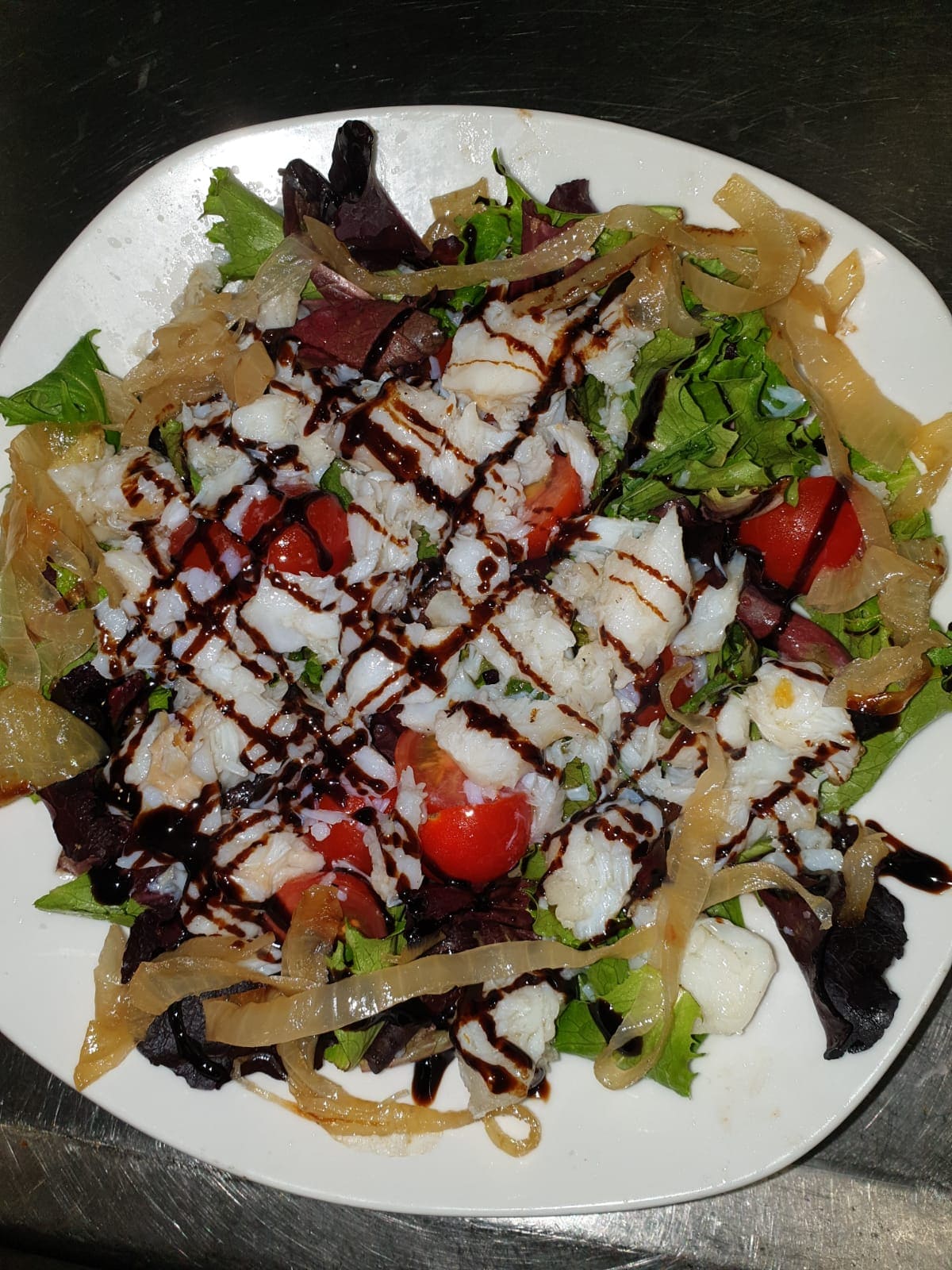 ensalada-gulas-restaurante-alona-mendi-onati-gipuzkoa.jpg