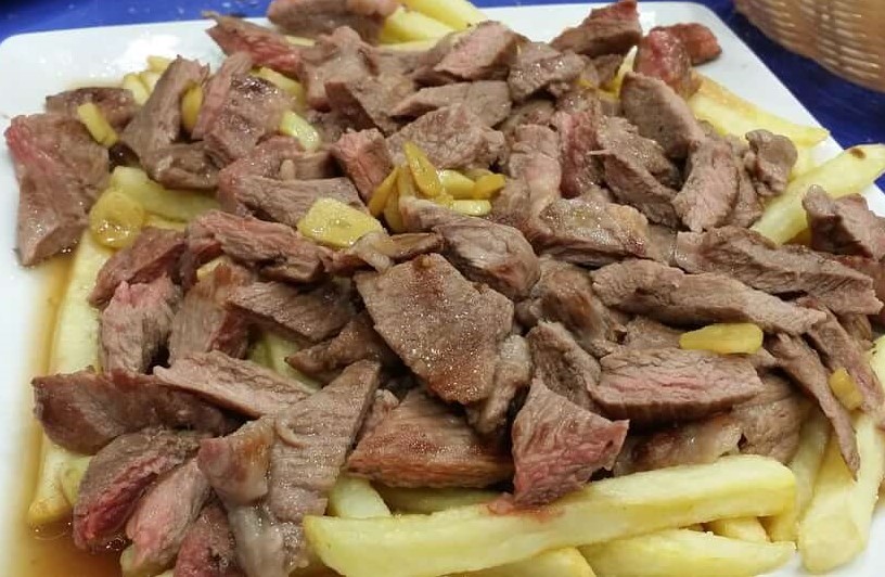 patatas-con-carne-antonito´s-bar-el-sevillano-zaragoza-menu.jpg