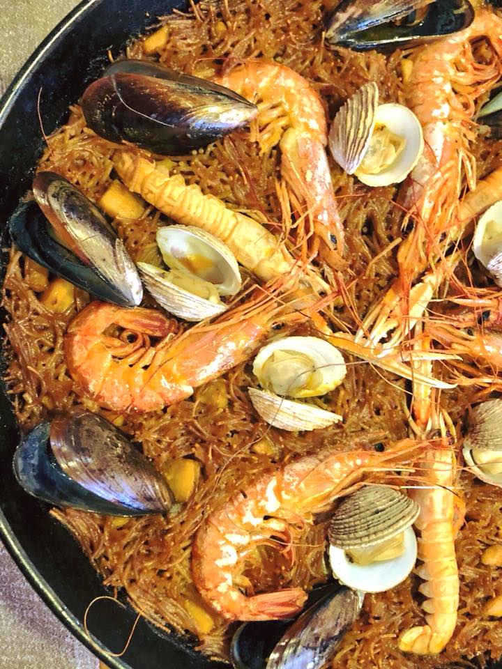 restaurante-cerveceria-barnabier-barcelona-paella-marisco.jpg