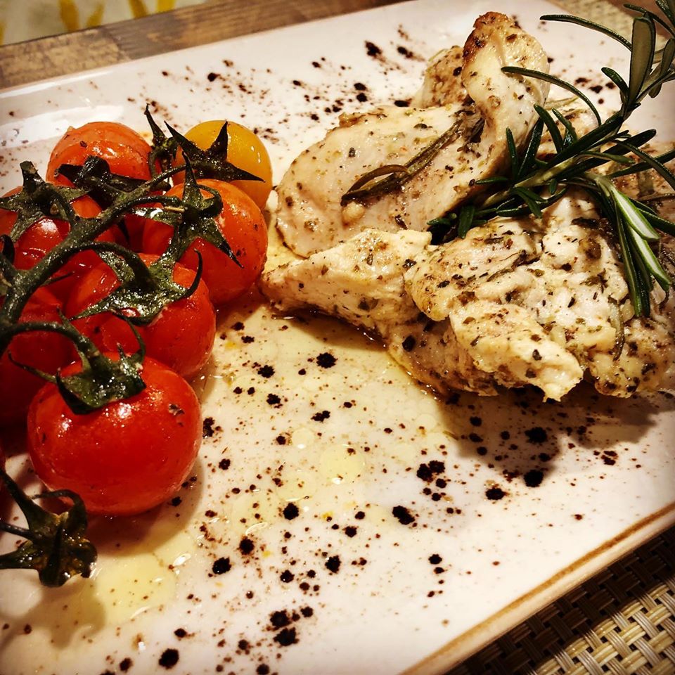 plato-pescado-tomate-restaurante-copper-deli-bilbao.jpg