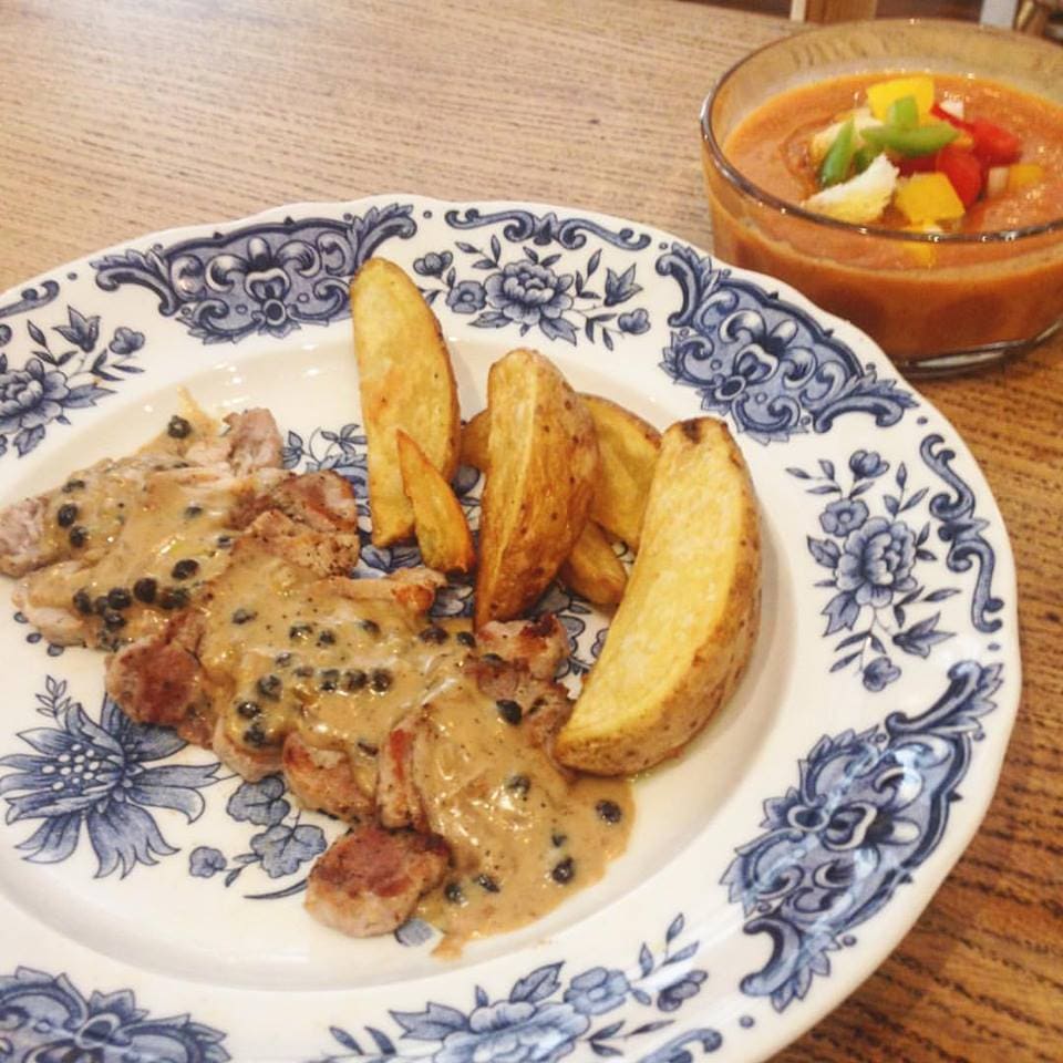 solomillo-con-patatas-restaurante-dolores-y-lola-madrid.jpg