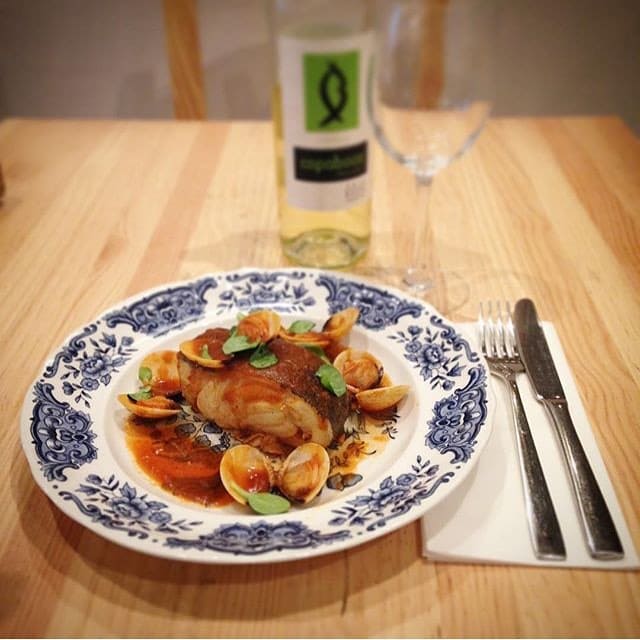 bacalao-con-almejas-restaurante-dolores-y-lola-madrid.jpg