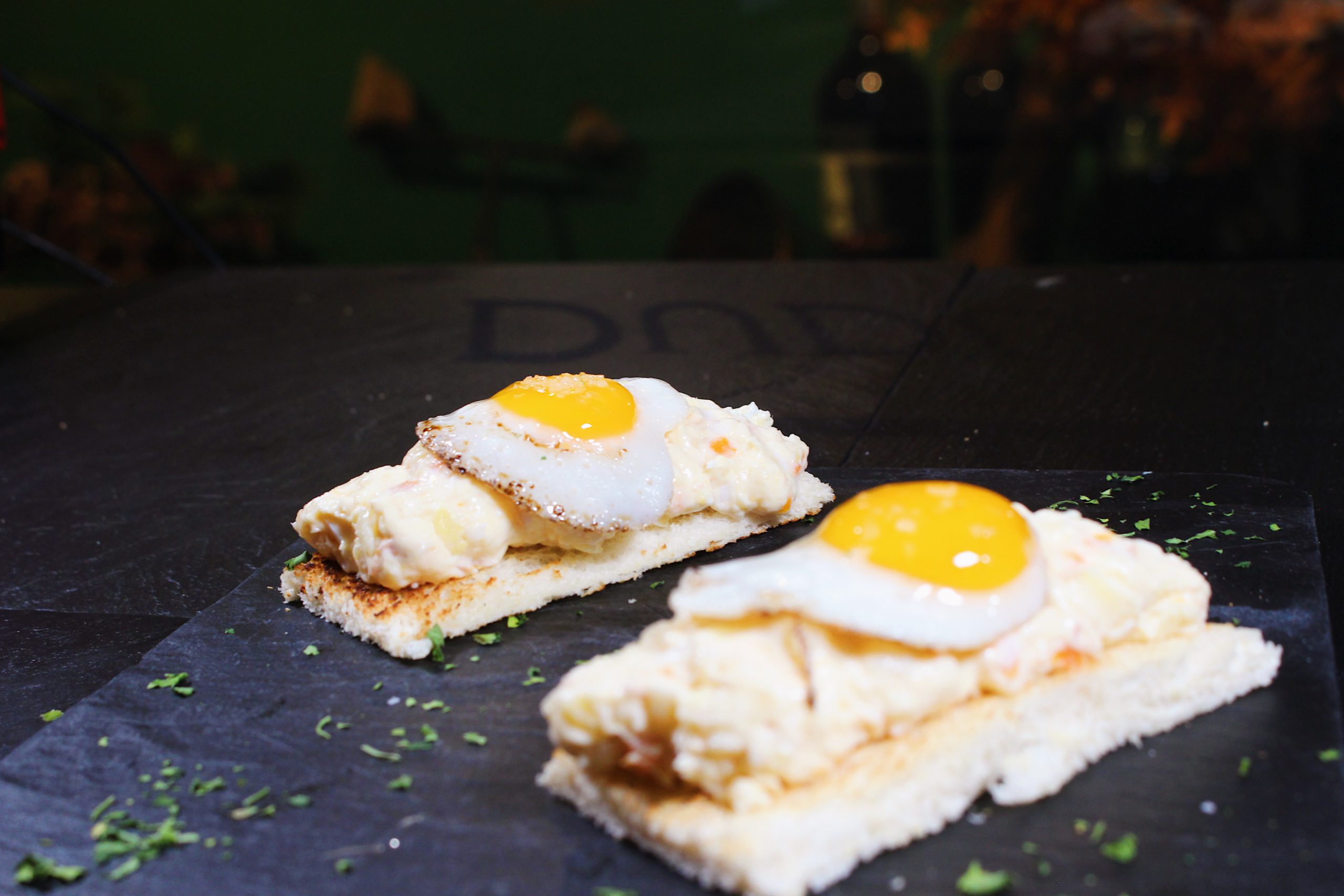 ensaladilla-jose-andres-con-huevos-de-codorniz-dudua-madrid.jpg