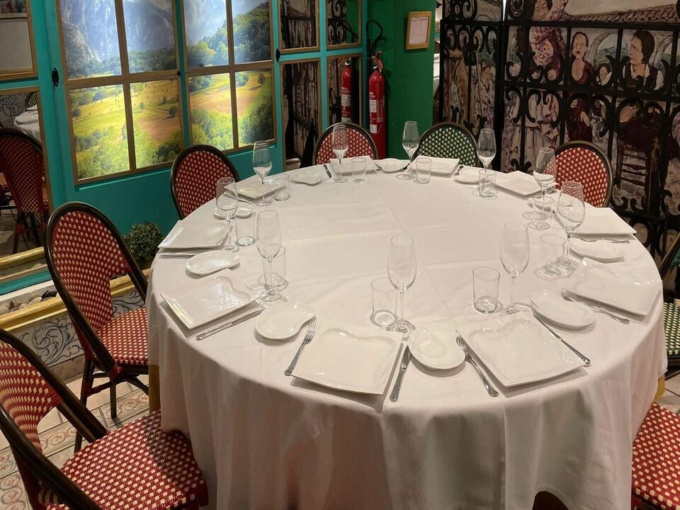 mesa-redonda-dudua-madrid.jpg