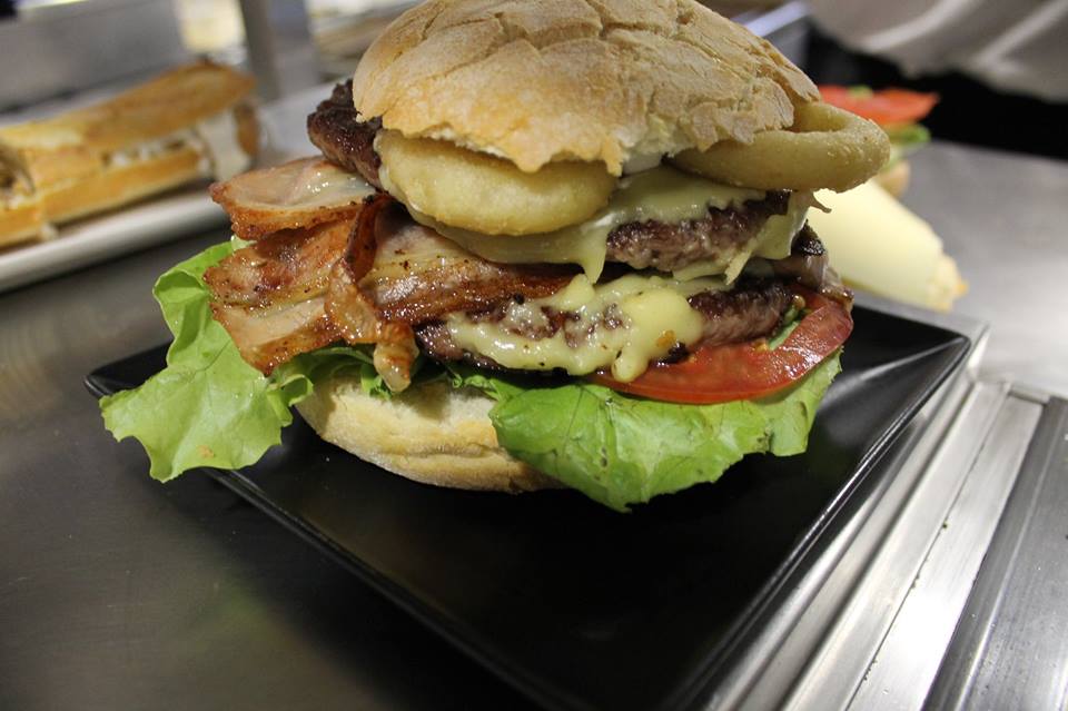 hamburguesa-completa-restaurante-el-bocata-de-la-abuela-barakaldo.jpg