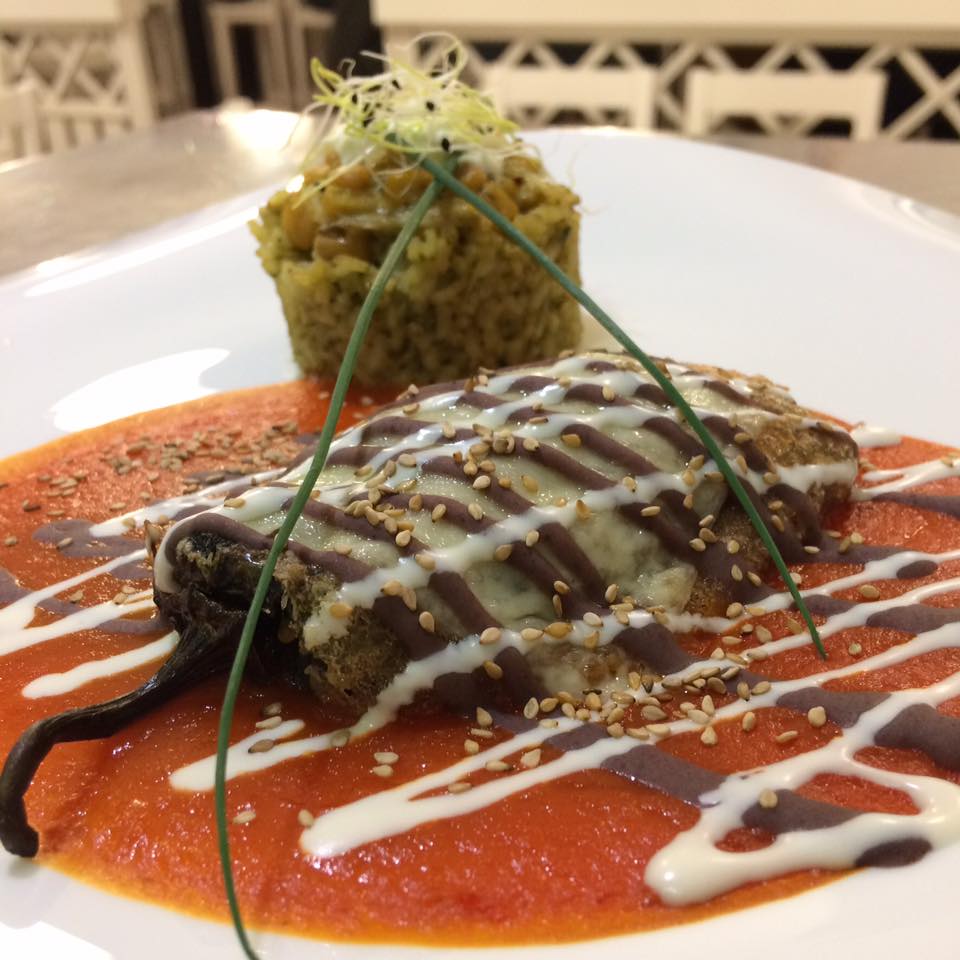 chiles-poblanos-rellenos-de-frijol-queso-el-mexicano-vitoria-gasteiz.jpg