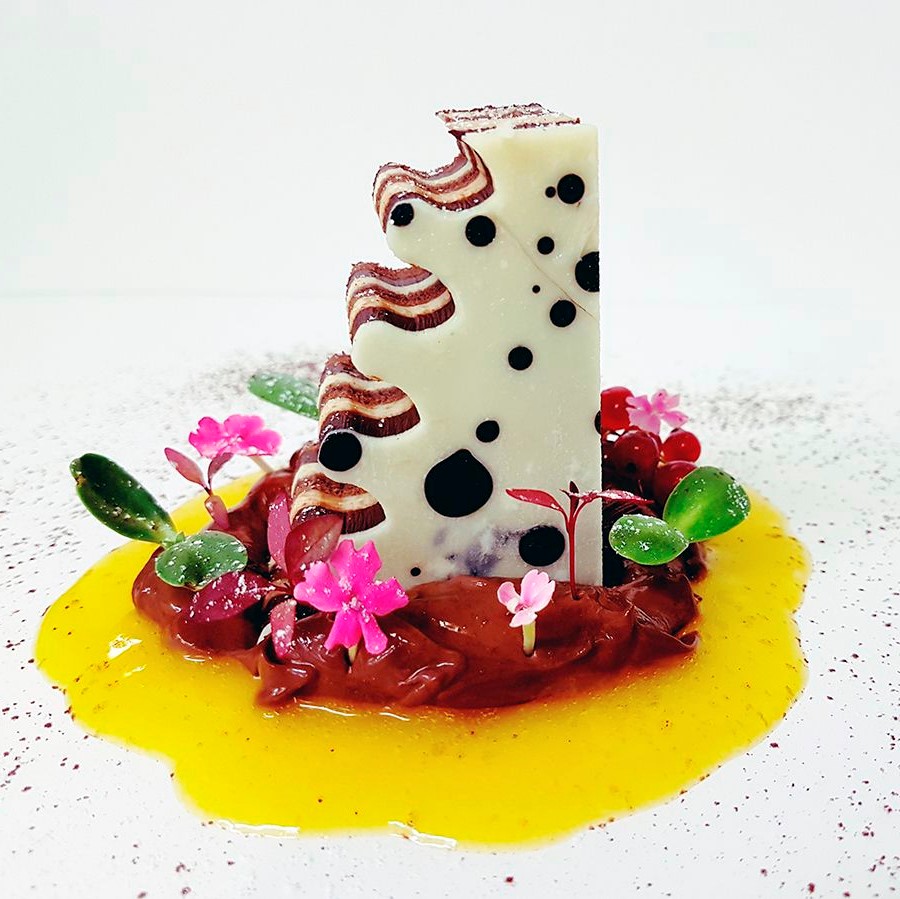 postre-escalera-restaurante-ikaitz-donostia.jpg