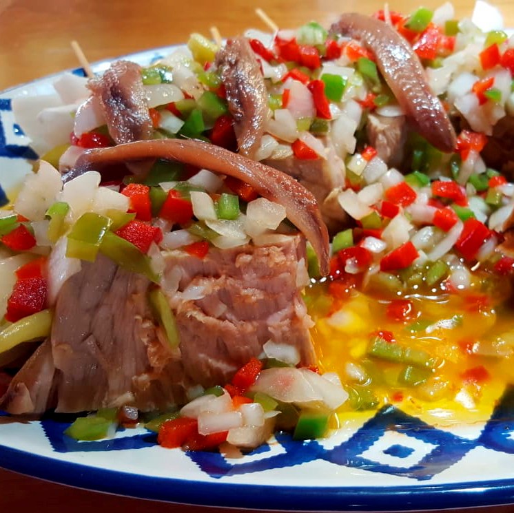 ensalada-con-anchoas-restaurante-el-rincon-de-barrika-bizkaia.jpg