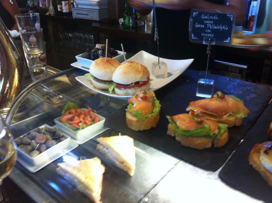 pinchos-salmon-queso-bar-itxas-bide-taberna-getxo.jpg