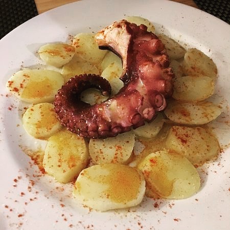 pulpo-patatas-plato-restaurante-jaime-alpresa-sevilla-andalucia.jpg