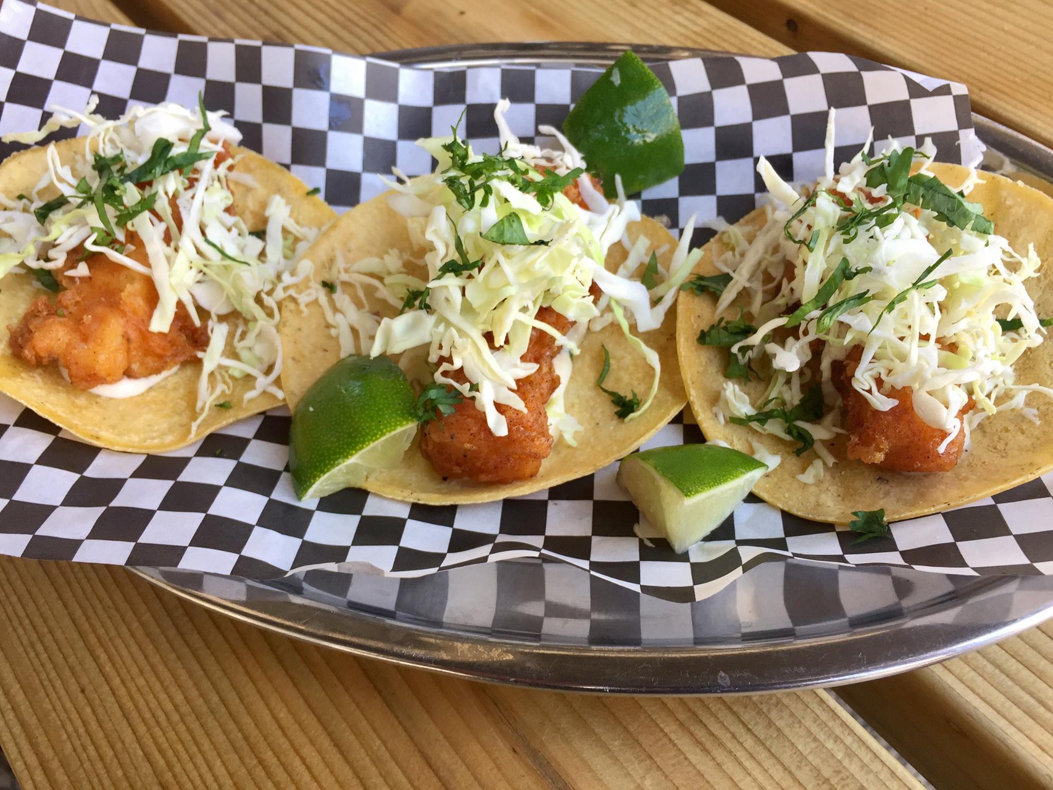 plato-tacos-pescado-verdura-restaurante-jimbo-smokehouse-madrid.jpg