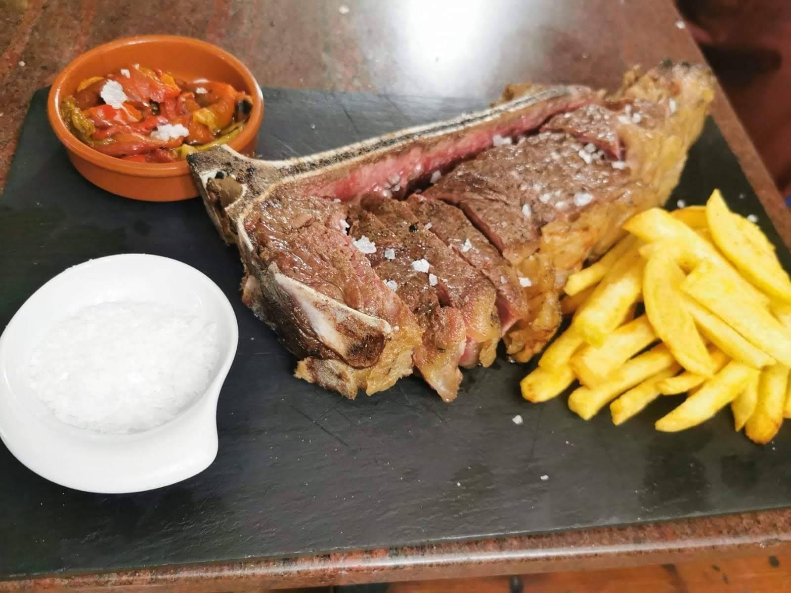chuleton-con-patatas-restaurante-la-bellota-logrono.jpg