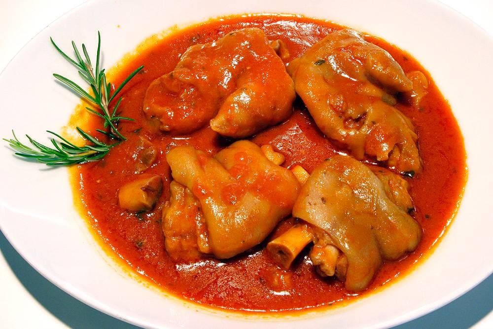 patas-de-cerdo-en-salsa-restaurante-la-bellota-logrono.jpg