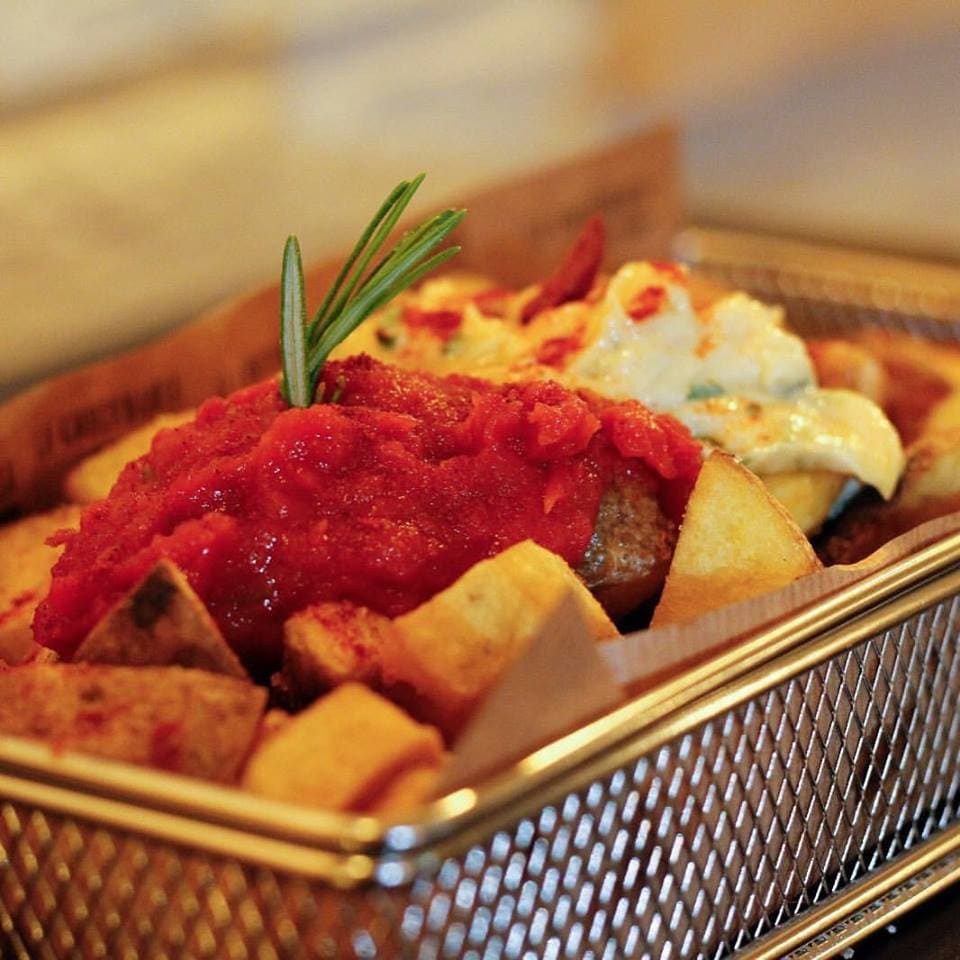 patatas-bravas-restaurante-la-gobernanta-valencia.jpg