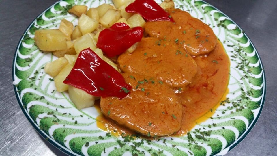 bonito-con-tomate-restaurante-la-vieja-bodega-rural-gijon-asturias.jpg