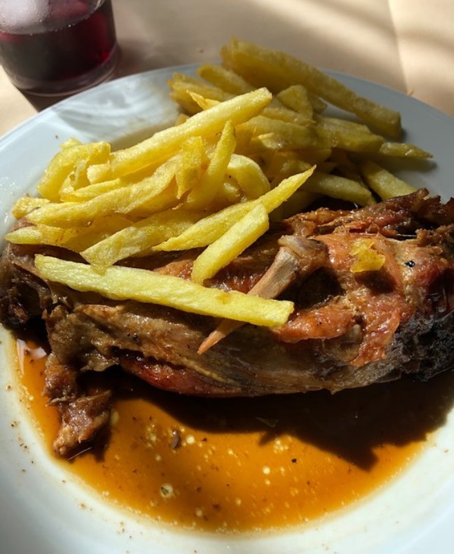 pollo-carne-patatas-fritas-restaurante-rayal-madrid.jpg