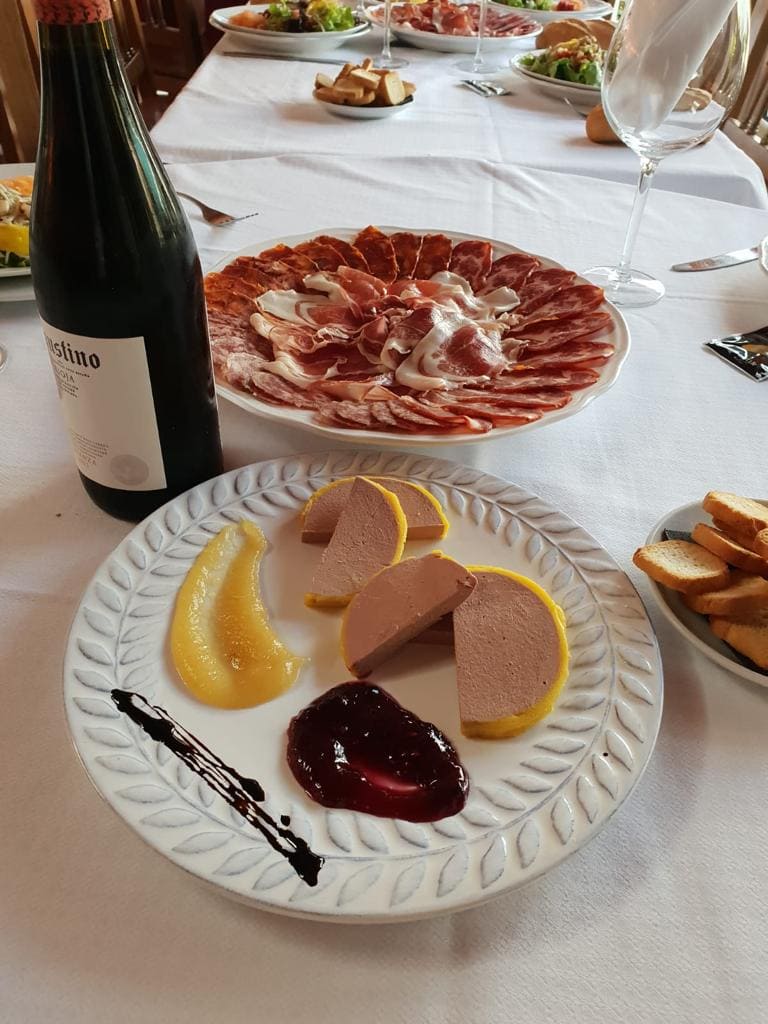 pate-piscinas-balmaseda-restaurante.jpg