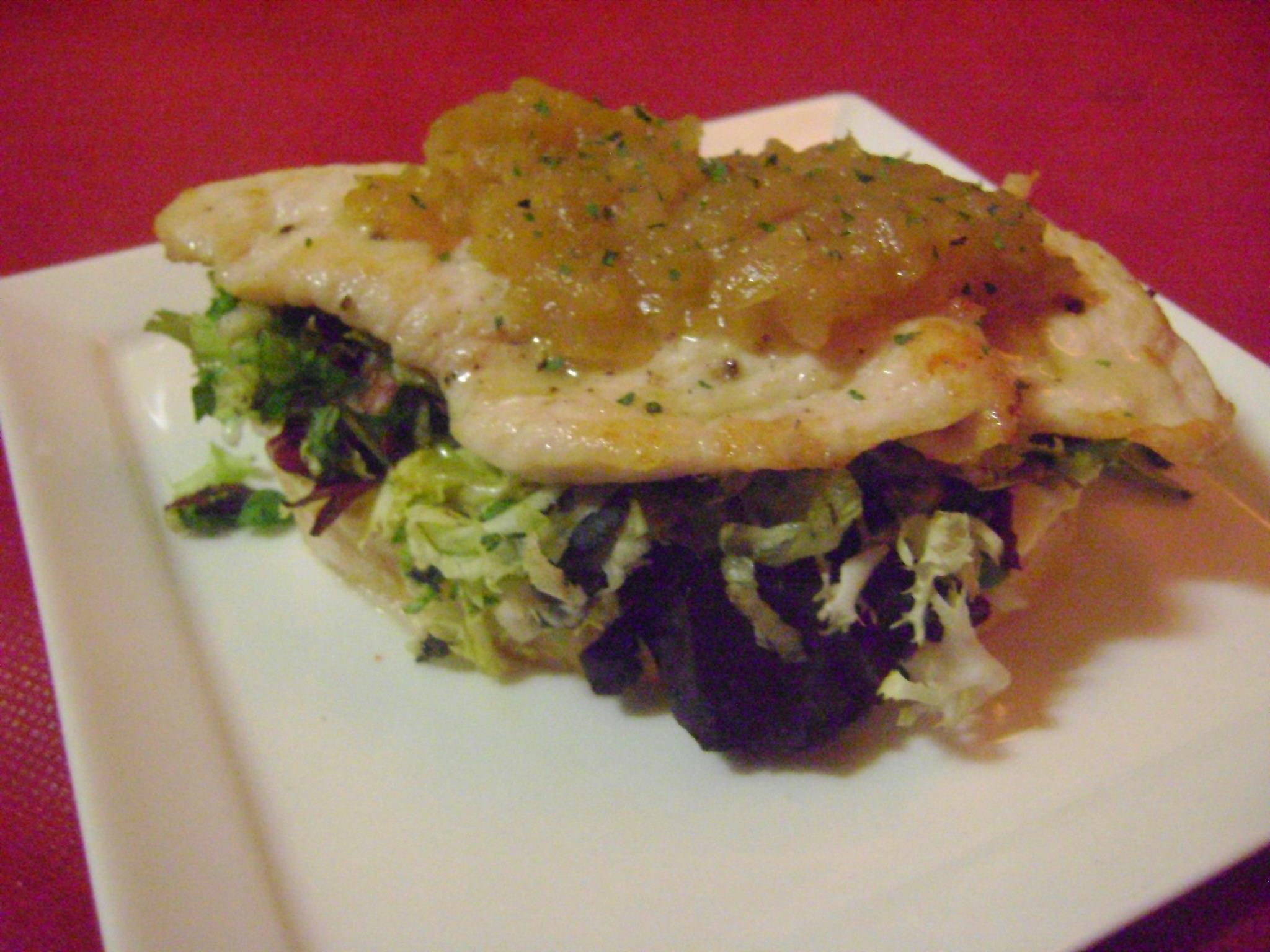 pechuga-cebolla-caramelizada-lechuga-restaurante-mano-palencia-castilla-leon.jpg