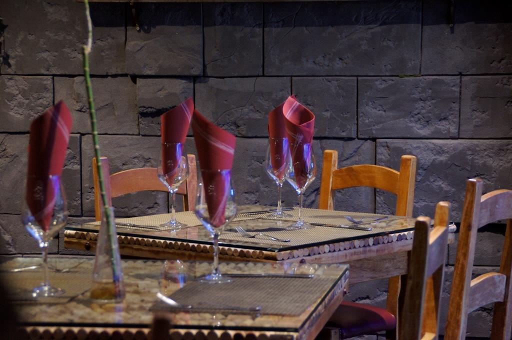 detalle-copas-servilletas-cana-restaurante-new-scala-bilbao.jpg