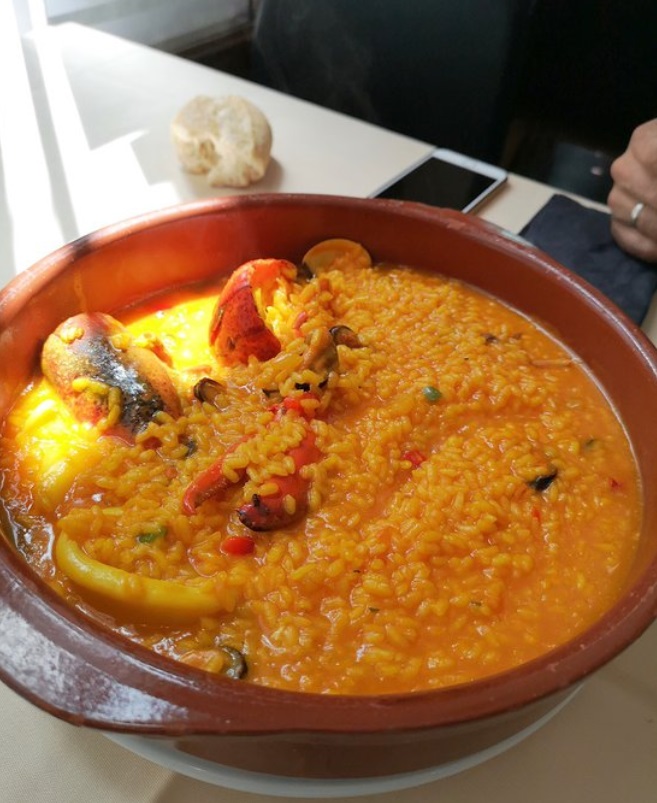 paella-marisco-restaurante-rayal-madrid.jpg