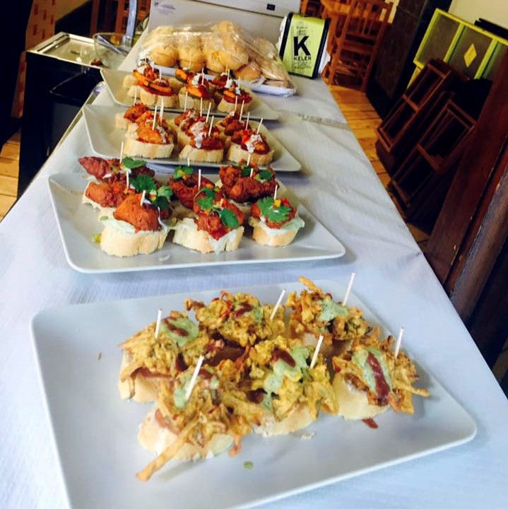 pinchos-en-conjunto-platos-barra-restaurante-bombay-vitoria-gasteiz.jpg