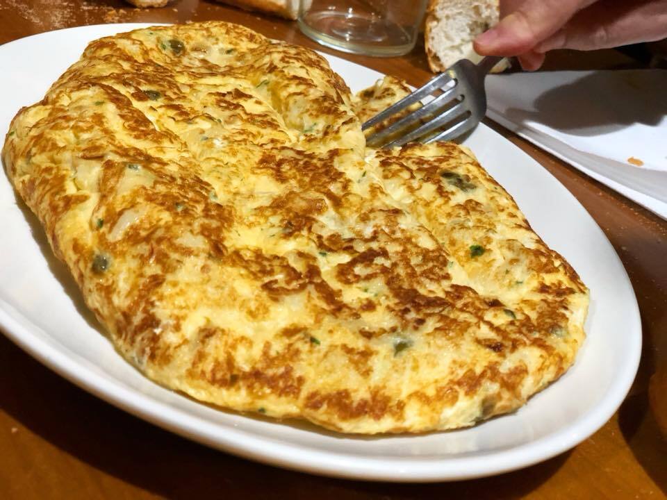 sidreria-gipuzkoa-gurutzeta-tortilla-tenedor-comida-restaurante.jpg