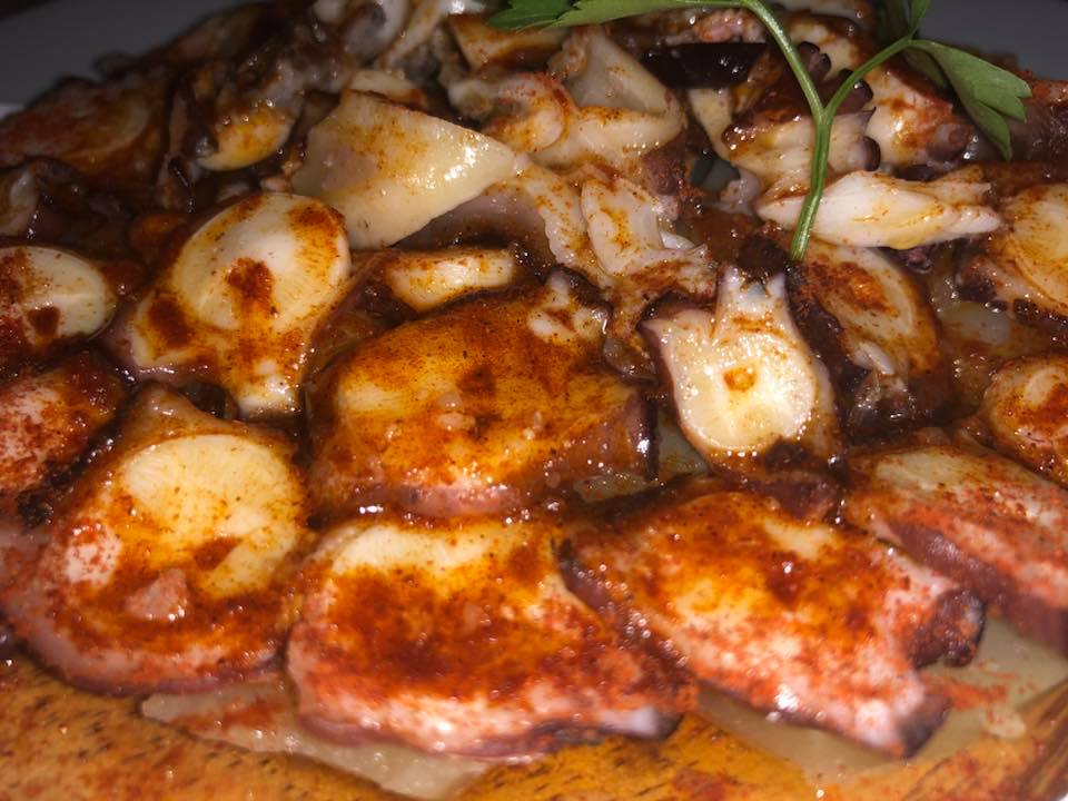 pulpo-a-la-agallega-tabernas-gallegas-restaurante-barcelona.jpg