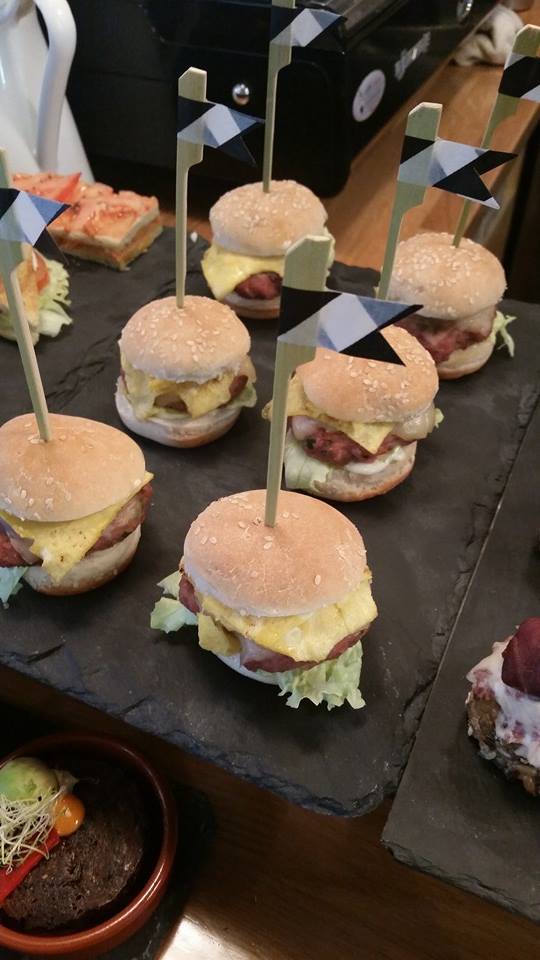 pinchos-hamburguesa-the-beetle-bilbao.jpg