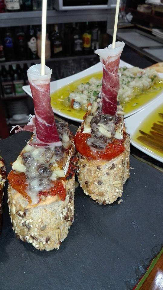 bar-cafeteria-zubi-ondo-portugalete-puente-colgante-pinchos--jamon.jpg